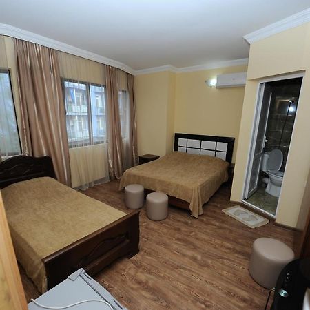 באטומי Hotel Dadiani מראה חיצוני תמונה