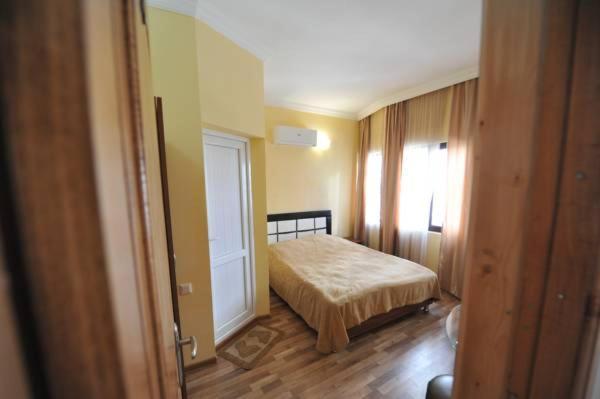 באטומי Hotel Dadiani מראה חיצוני תמונה